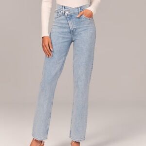 Abercrombie 90s Straight Ultra High Rise Curve Love